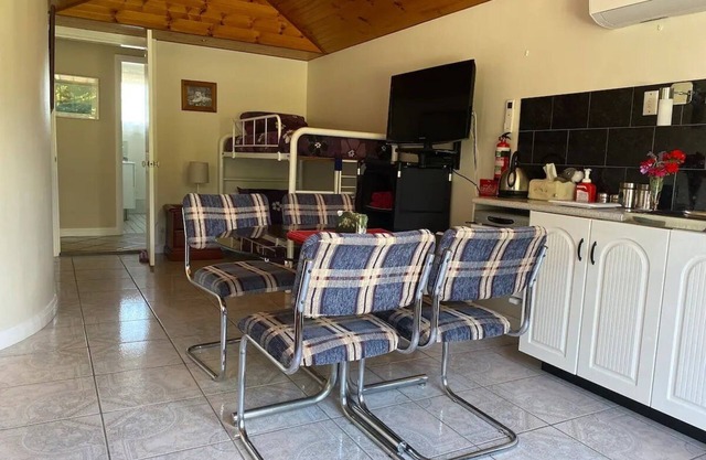 A Cozy Room 3 minutes walk to Callala Bay beach.