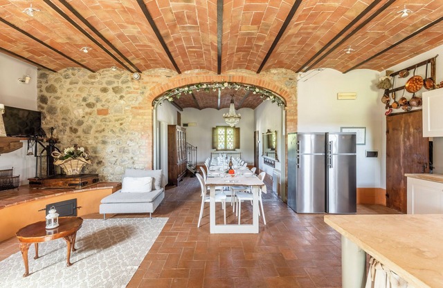 '.a delicious farmhouse in the countryside where only the wind blows.'