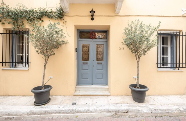A Four bedroom Villa in the famous Plaka Area