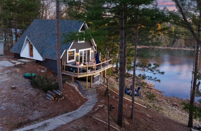 A-Frame Escape | Hot Tub, Lake Views, Game Room