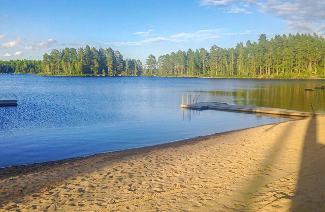 A good standard awaits you in this vacation home in Målaskog, which is located near Ryssby.