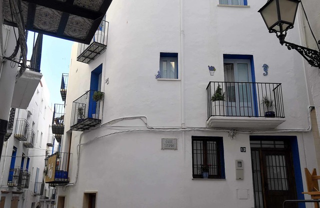 A. H. Rentals El Gato Azul Whole house