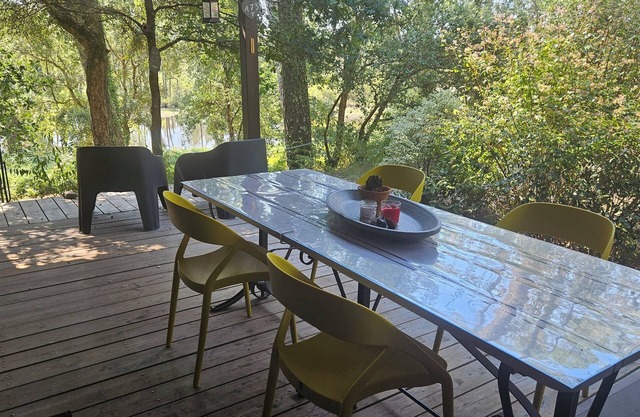 A haven of peace in the middle of 70 hectares of forest. Large covered terrace