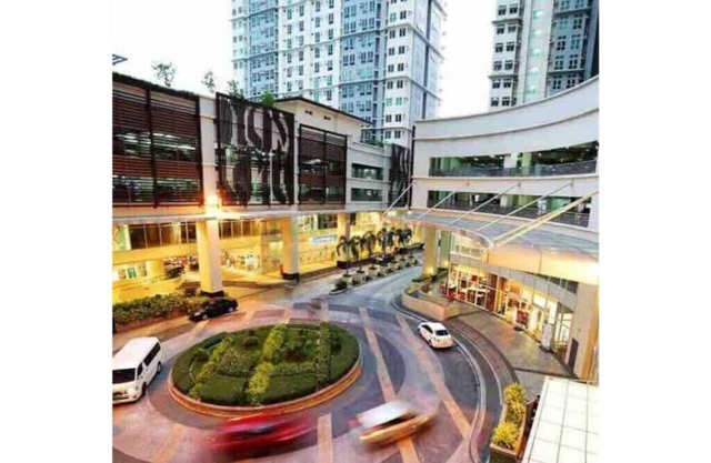 A Home in Makati CBD FOR WORKSPACE/STAYCATION