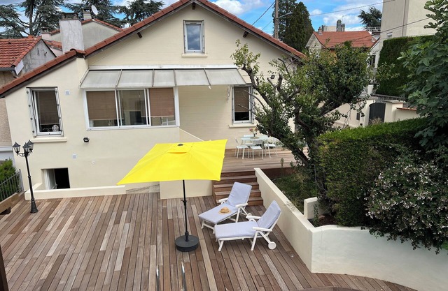 A LA Maison