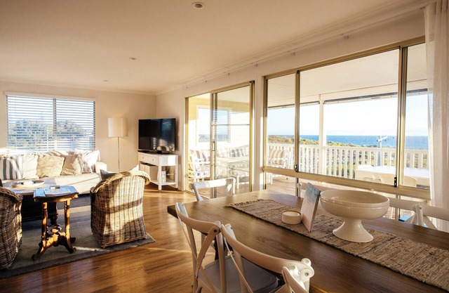 A little LUXE & BIG views! n300 Meters to beach!nSleeps MAX 8; Pet friendly