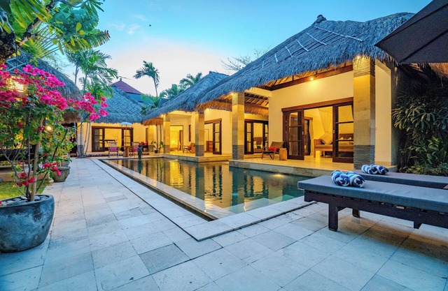 A little slice of Heaven, Villa Evelyne staffed 5-bedroom villa central Seminyak