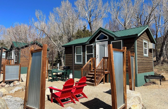 A-Lodge Salida - Cabins RV Tents Camping