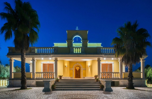 A lovely villa with a wonderful garden and private swimming pool for our guests