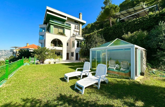 A luxurious and spacious villa with a beautiful view to the Mediterranean Sea