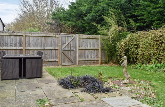 A luxury cottage located close to Hollies Hotel with a fabulous bar and restaurant.