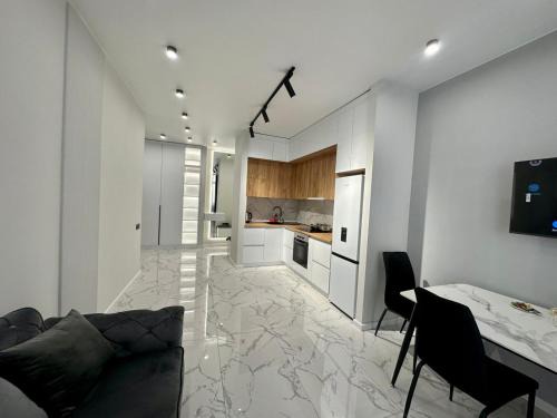 A&M Apartments White - New Building