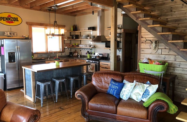 A Missouri Sweet Spot - sleeps 16