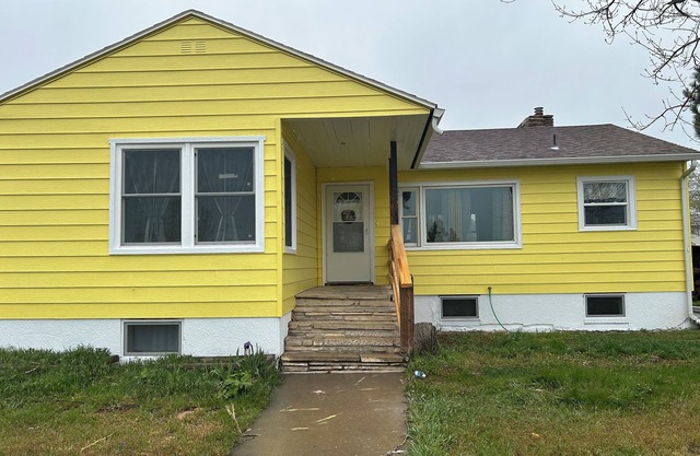 A newly renovated home full of fun games for the entire family to enjoy.
