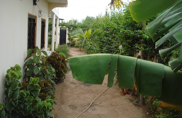 A Niakh Niakhal Saly villa air conditioned and comfortable beach at reasonable prices