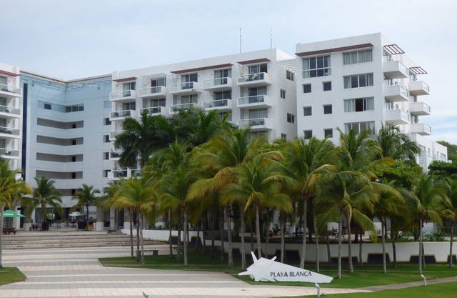 A nice 60 sq. meter suite at Playa Blanca Town Center for a family of four.