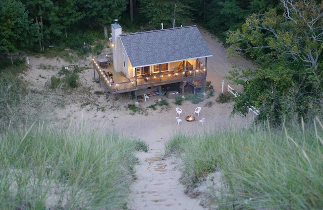 A peaceful dune retreat
