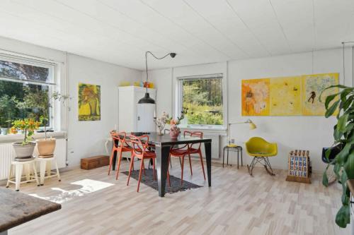 A Peaceful Oasis Near The Beach And Forest