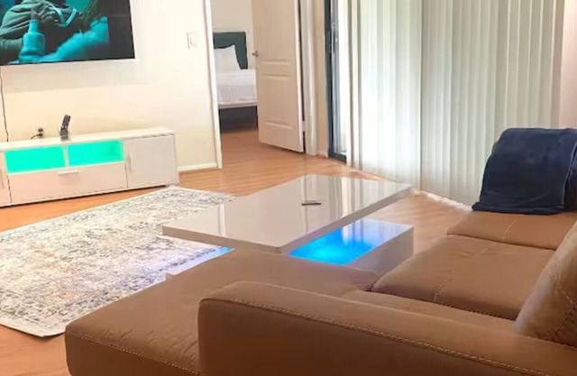 A Perfect 2 bedrooms 2 bath apartment in downtown