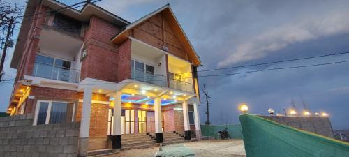 A R villa and cottage