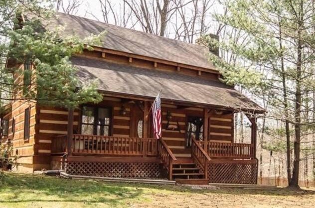 A !!!! secluded Brown County Cabin retreat !!!!