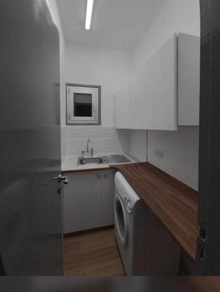 A separate room with a shared bathroom and 50 meters from the sea