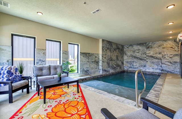 A Smoky Mountain Splash-Smith Creek Reserve, Waterpark, Theater Room, Pool!