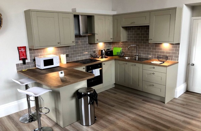 A spacious 1 bedroom in an historic building (1LIT)