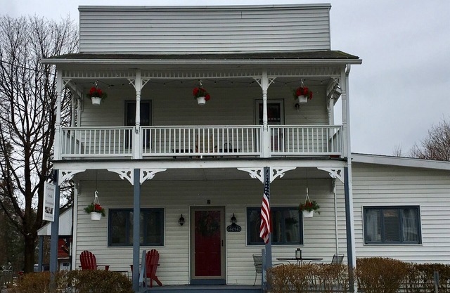A spacious, airy & comfortable two bedroom getaway rental located in the FLX