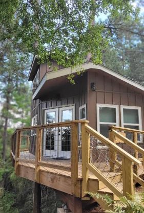 A True Treehouse- Owls Nest at Pines and Pillows