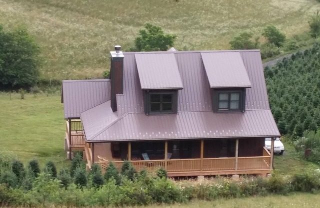 A Unique Mountain Cottage On A Farm With Great Fishing, Trails And Parks Nearby