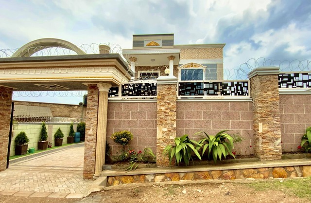 A warm 4 bedroom home, Nestled in the heart of serene quiet away from the city.