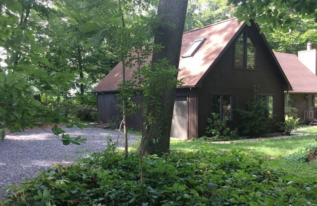 A warm relaxing couples retreat with all the comforts of home .