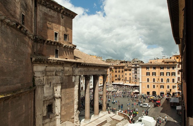 A window on Pantheon : It's true! overlooking the Pantheon. Unique experience!