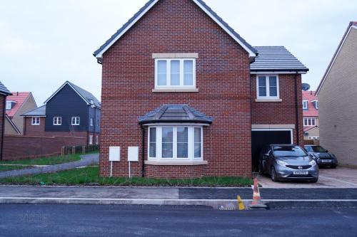 A1M Hampton Height New Entire 4bed House PE7 8SN