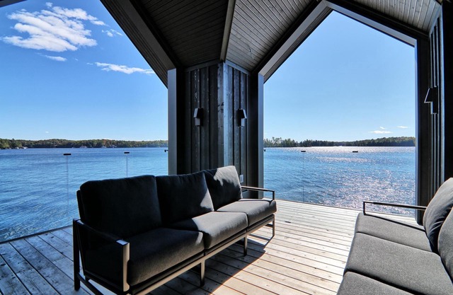 AAA Lake Joe Prime Location Riverdale Rd! South! 8bdrm, 5 bath! Muskoka Beauty!