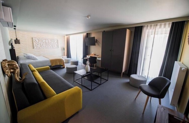 ABCD Hotel-Restaurant