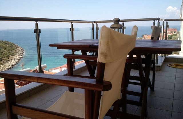 "Above the Sea" Apartment I