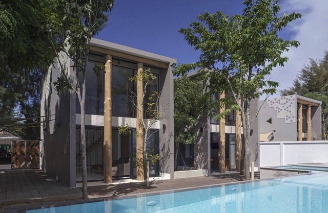 Absolute Beach Front Pool Villa No 4