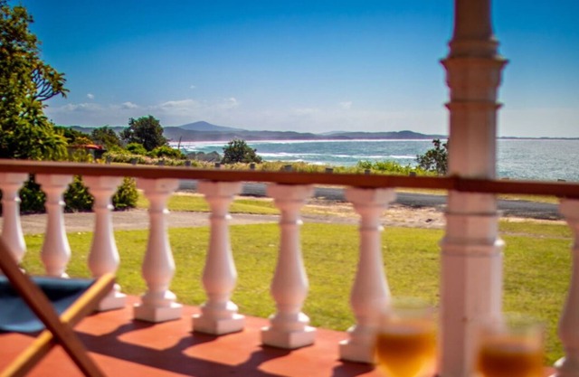 Absolute Beachfront Getaway - Seascape Beach