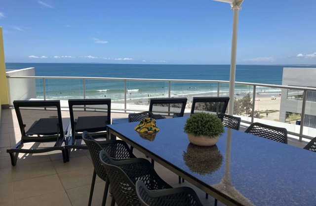 ABSOLUTE BEACHFRONT LUXURY LARGE PENTHOUSE on QLD's SUNSHINE COAST