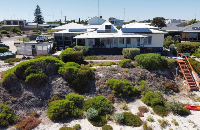 Absolute Beachfront nestled between Moonta Bay and Port Hughes