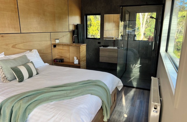 Absolute Bush Retreat in Launceston, secluded studio