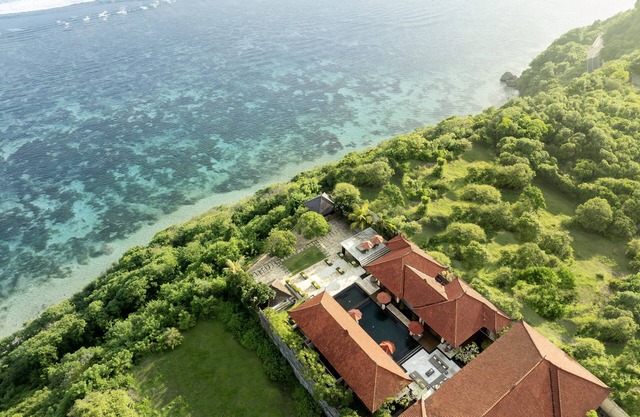 Absolute ocean view 7 bedrooms villa Uluwatu