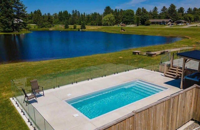 Access to the river - Spa - Inground pool