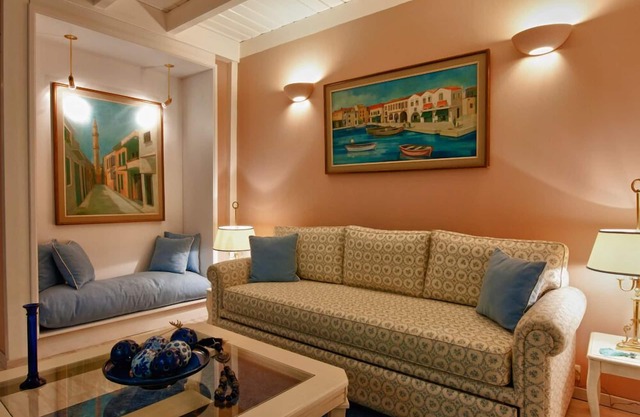 Acropolis Luxury House
