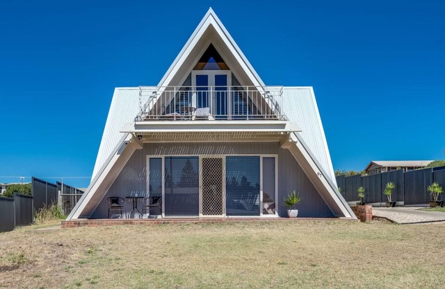 Acute, Home in Goolwa South