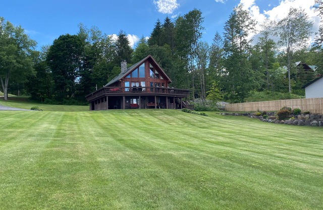 Adirondack Lakeside Lodging, Wrap Around Deck, Panoramic Lakeviews, Beach Access