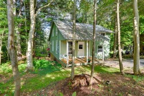 Adirondacks Cabin with Fire Pit on Otter Lake!