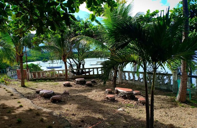 ADIVAYAN 315 by the ocean, middle of Moalboal and Badian, perfect location